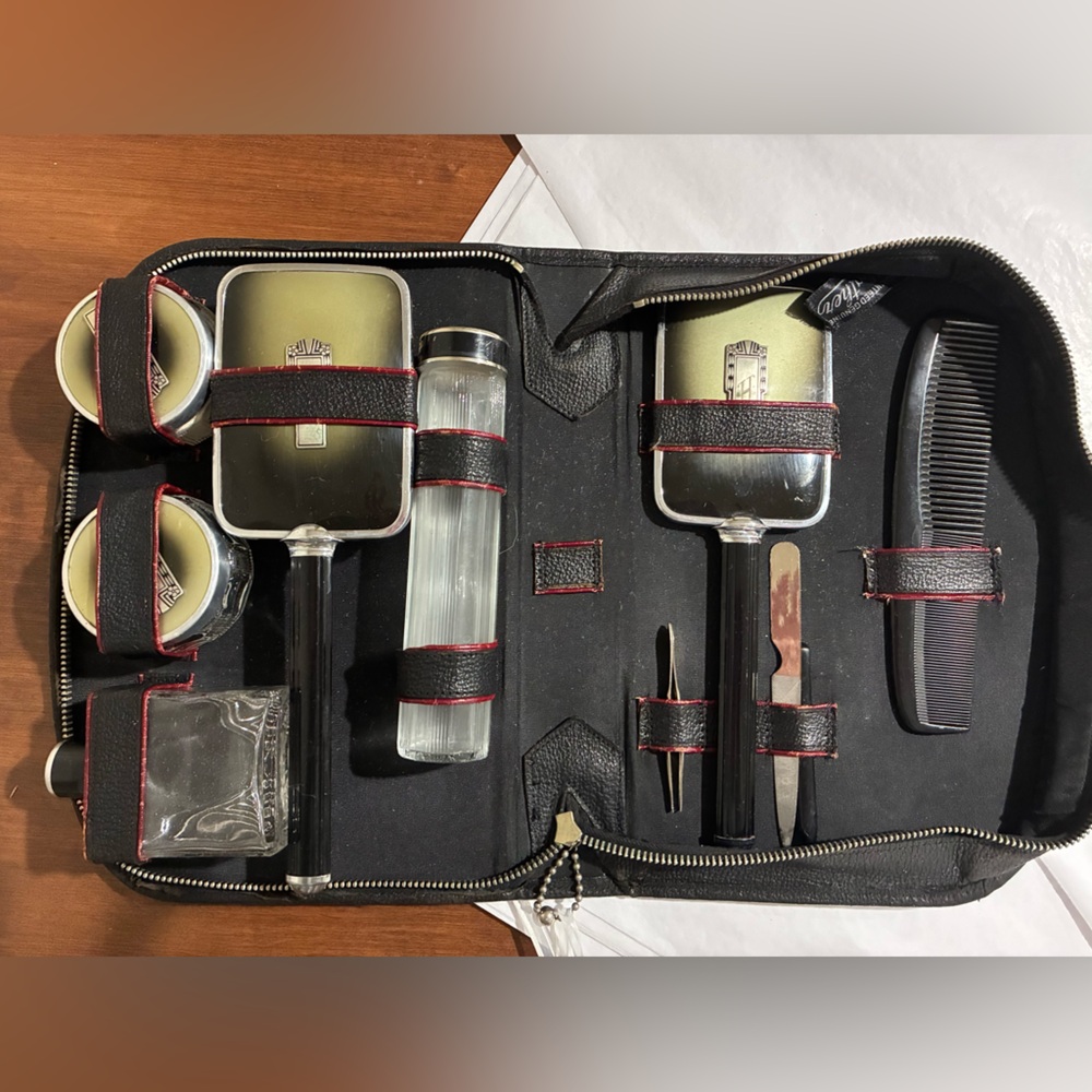 Vintage Art Deco Grooming kit